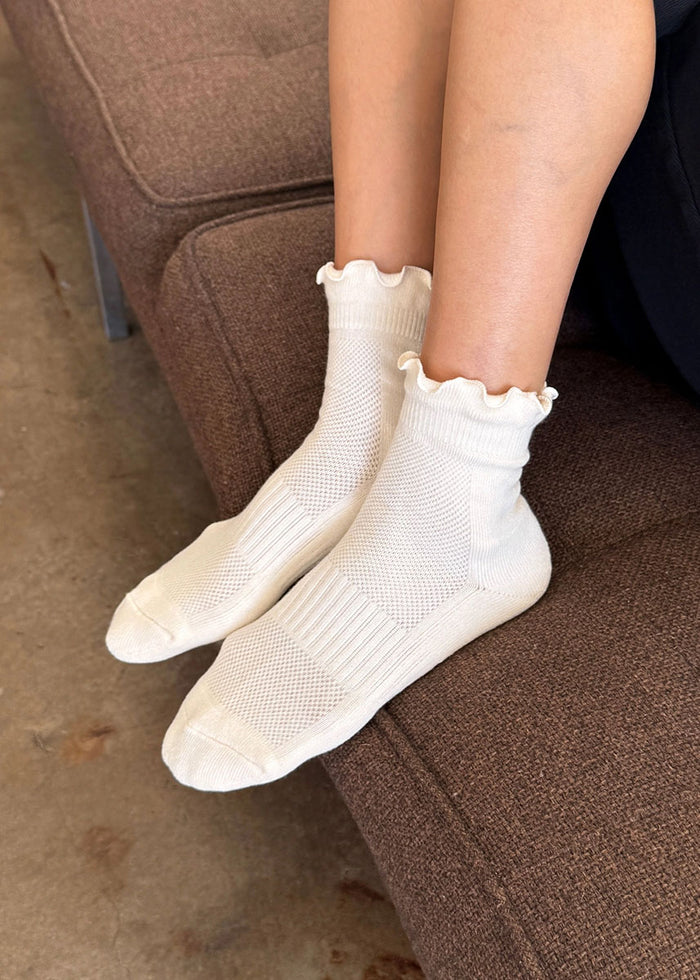 Ruffled Hugger Crew Socks - Vanilla & Red