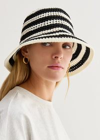 Amos Bucket Hat - Black/White