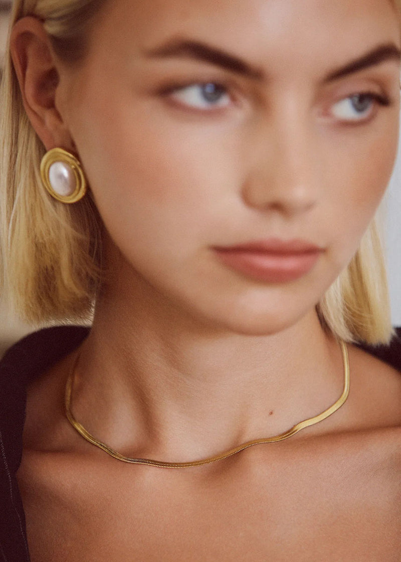 Embrace Necklace - Gold