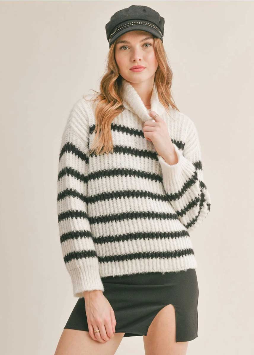 Aki Turtleneck Striped Sweater - Moss Ivory