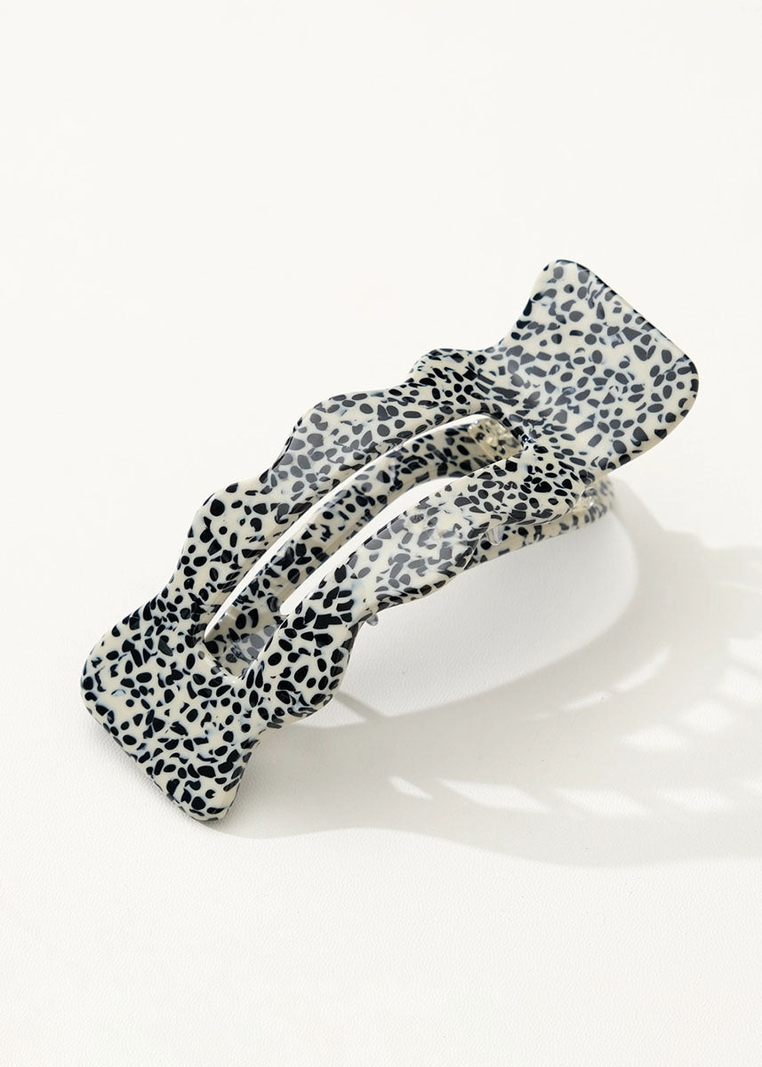 Jane Core Scalloped Flat Claw Clip - Speckled