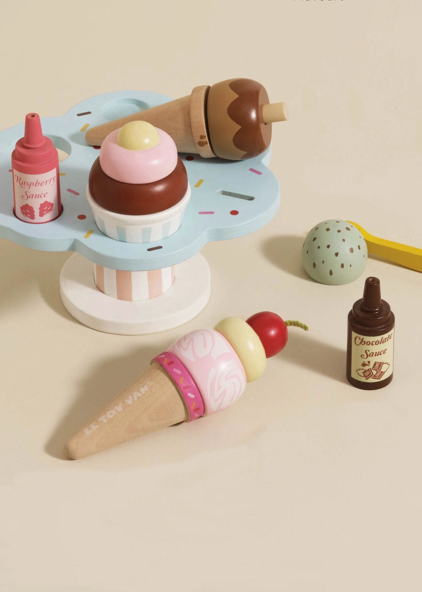 Wooden Ice Cream Stand & Toppings Set