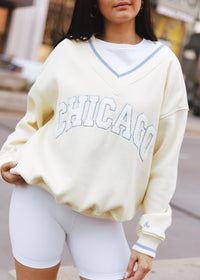 Chicago Boucle V-Neck Sweatshirt - Ivory