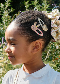 Petal Glitter Heart Clips