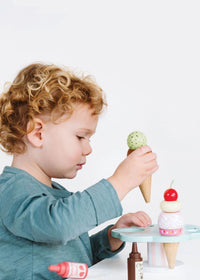 Wooden Ice Cream Stand & Toppings Set