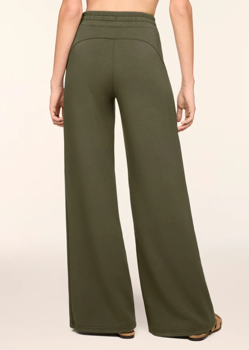 AirEssentials Wide Leg Pant - Monstera