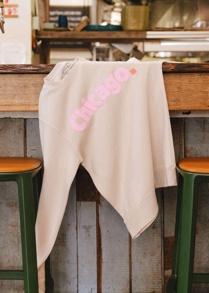 Chicago. Crewneck Sweatshirt - Ivory & Pink