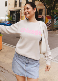 Chicago. Crewneck Sweatshirt - Ivory & Pink