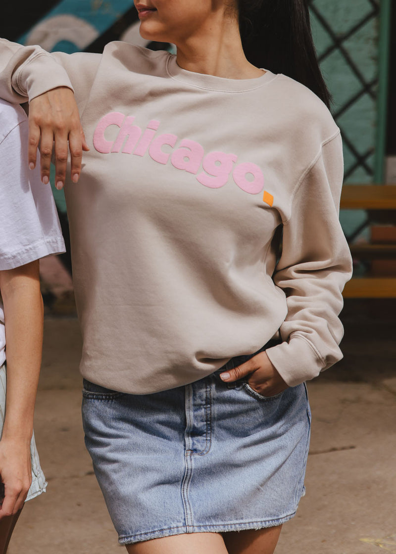 Chicago. Crewneck Sweatshirt - Ivory & Pink