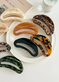 Cut Out Curved Hair Clip - Tortoise