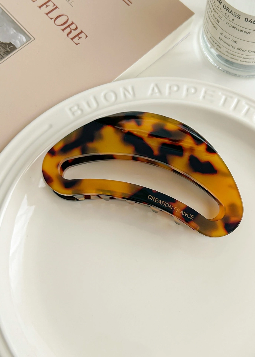 Cut Out Curved Hair Clip - Tortoise