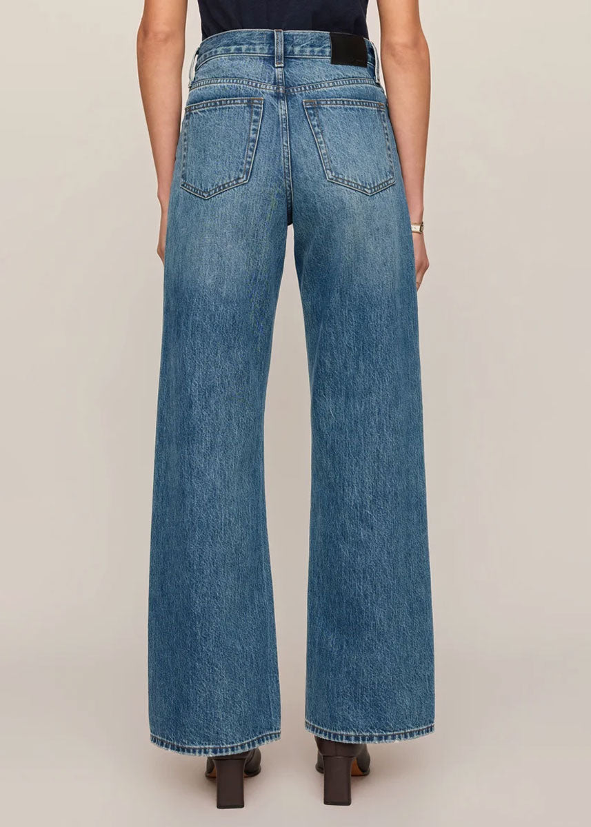The Head Turner High Rise Jeans - Hush