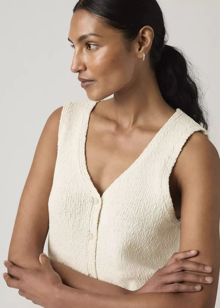 Helen Mini Boucle Vest - Tofu