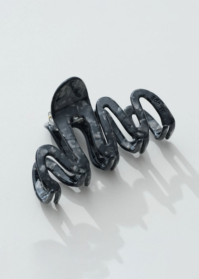 Willow Squiggle Claw Clip - Onyx