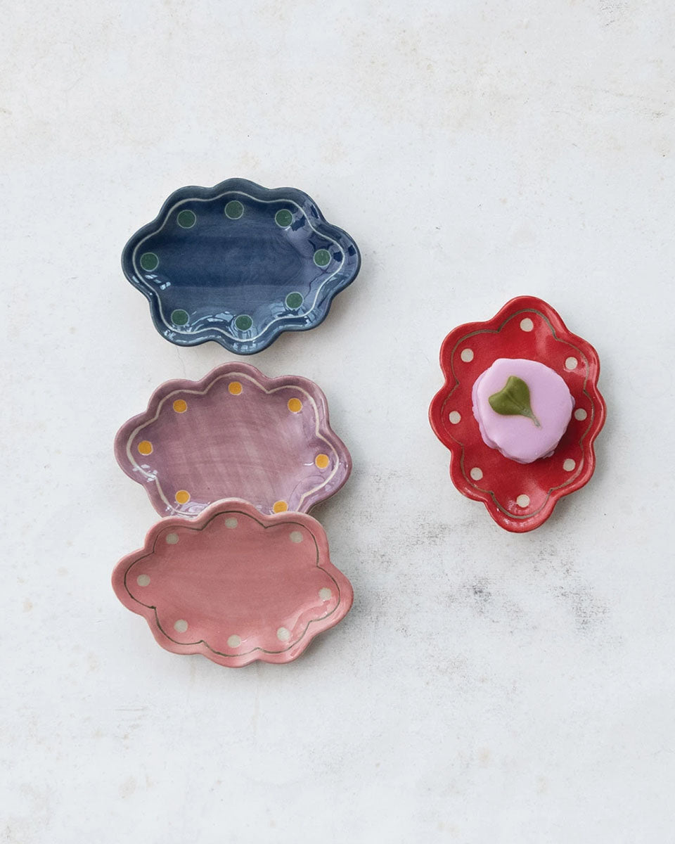 Scalloped Dot Dish