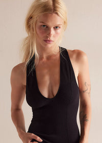 Sleek Plunge Cami - Black