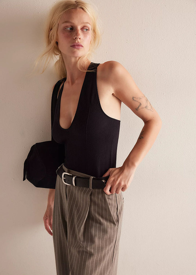 Sleek Plunge Cami - Black