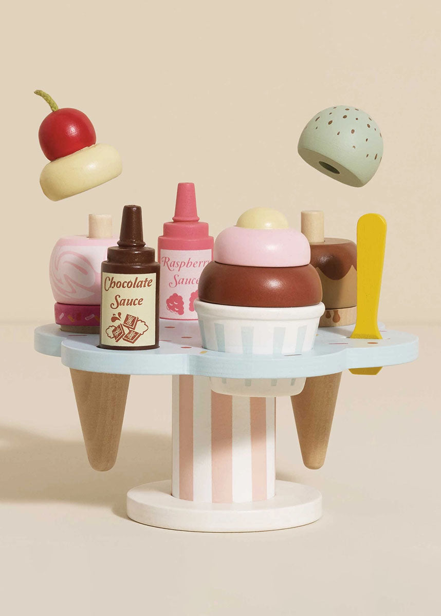 Wooden Ice Cream Stand & Toppings Set
