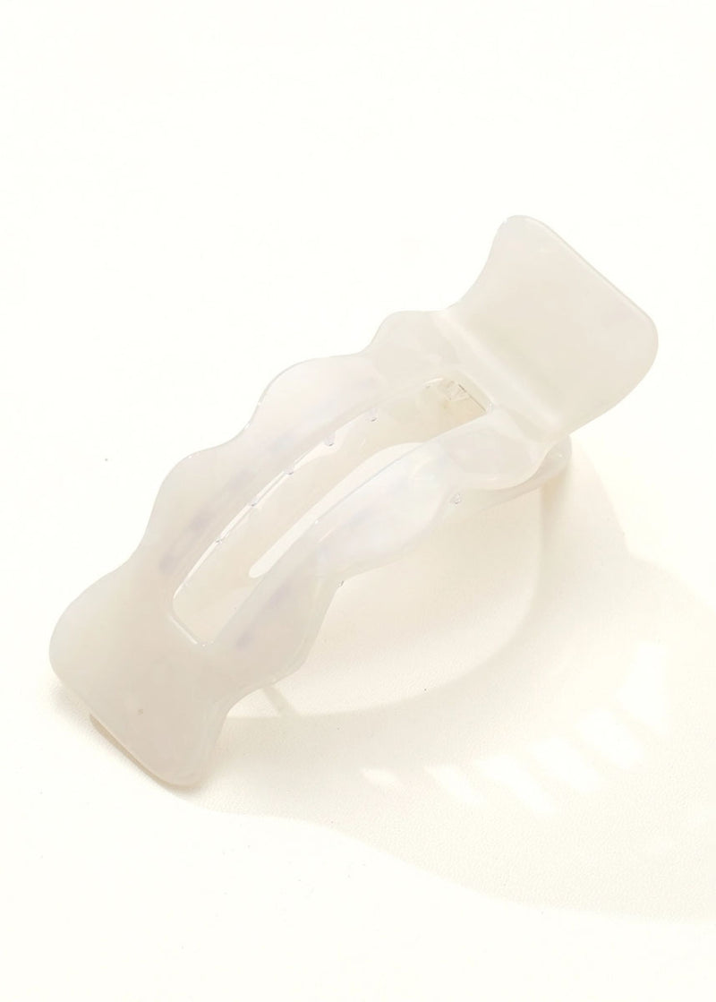 Jane Core Scalloped Flat Claw Clip - Pearl