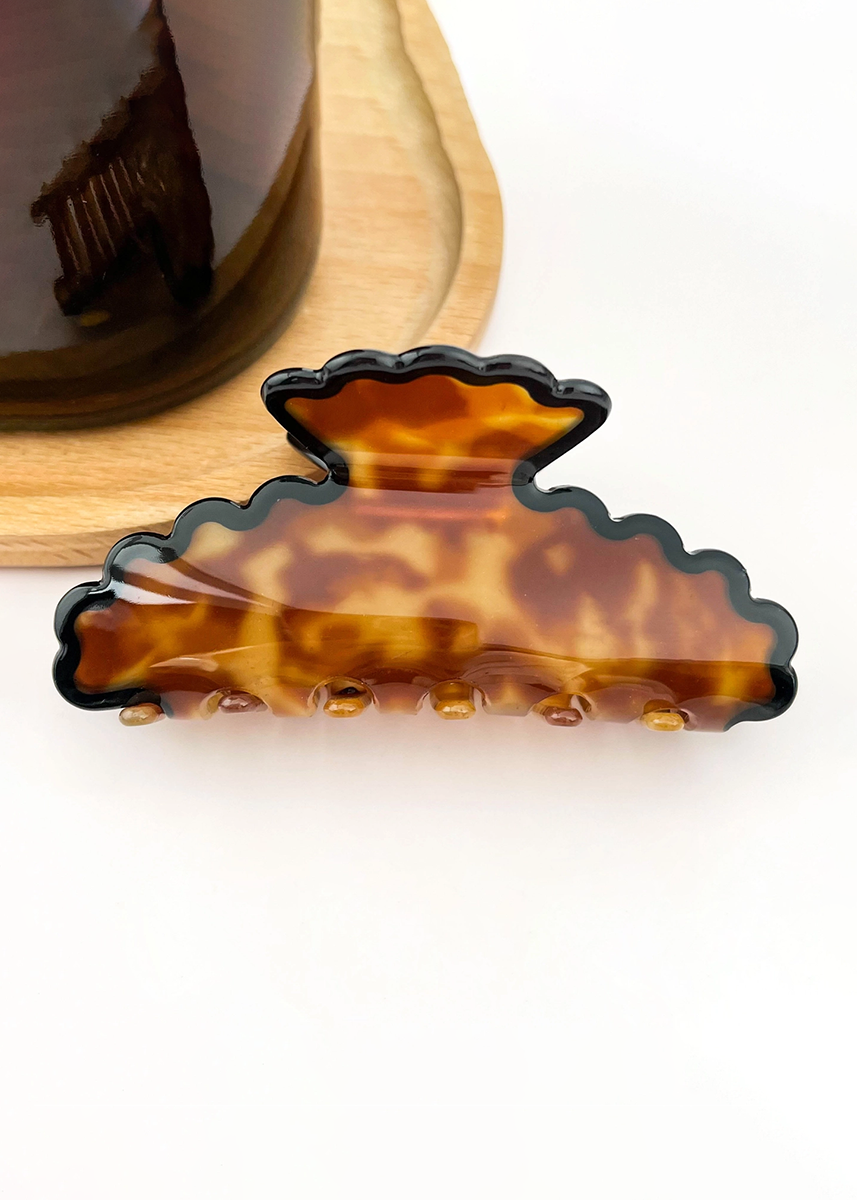 Scallop Marbled Claw Clip - Tortoise