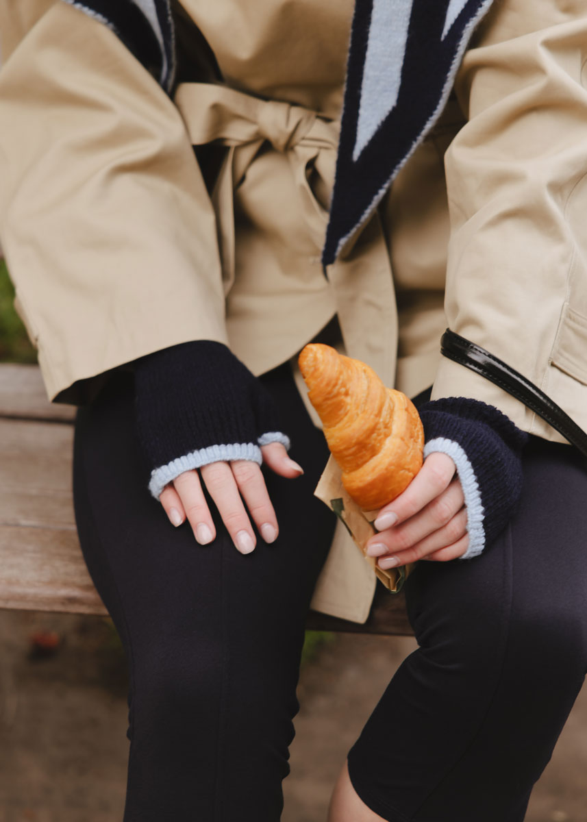 MAD HTR Wrist Warmers - Navy & Blue