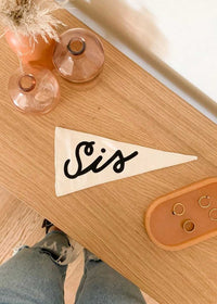 Sis Pennant